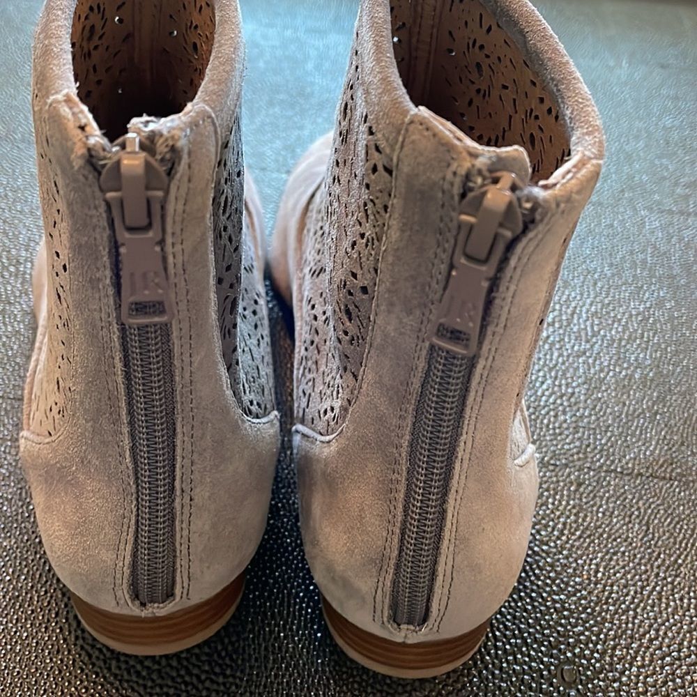 Jack Rogers Ronnie Bootie gray suede size 8 - Picture 6 of 9